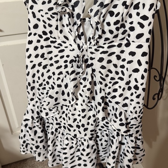 NWT Forever 21 Lined Black and White Polka Dot Ruffle Dress - Picture 2 of 8